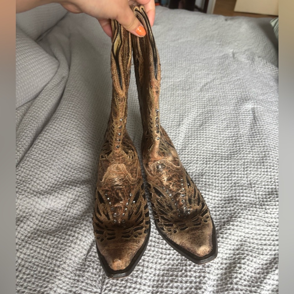 Corral Wings Womens sz 8 Brown Leather Feminine Pointed Toe Western Cowboy Boots